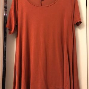 Size Medium Lularoe Perfect T